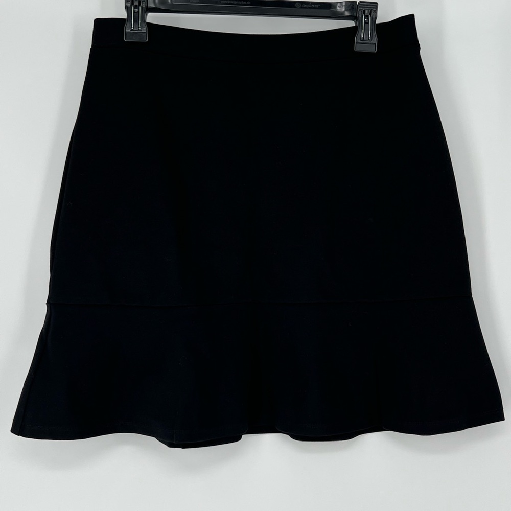 LOFT BLACK SKIRT STRETCH FABRIC FLOUNCE‎ HEM PULLON NWOT